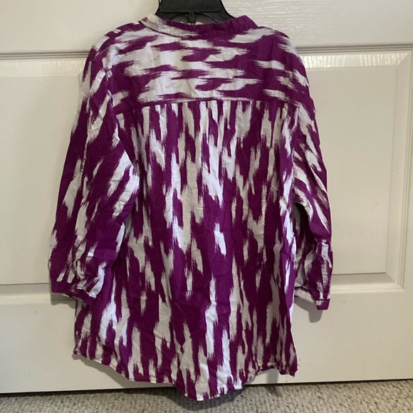 St. John's Bay Purple and White Top - Picture 3 of 3